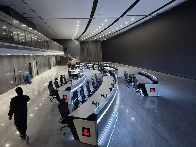 Console de monitoramento curvo